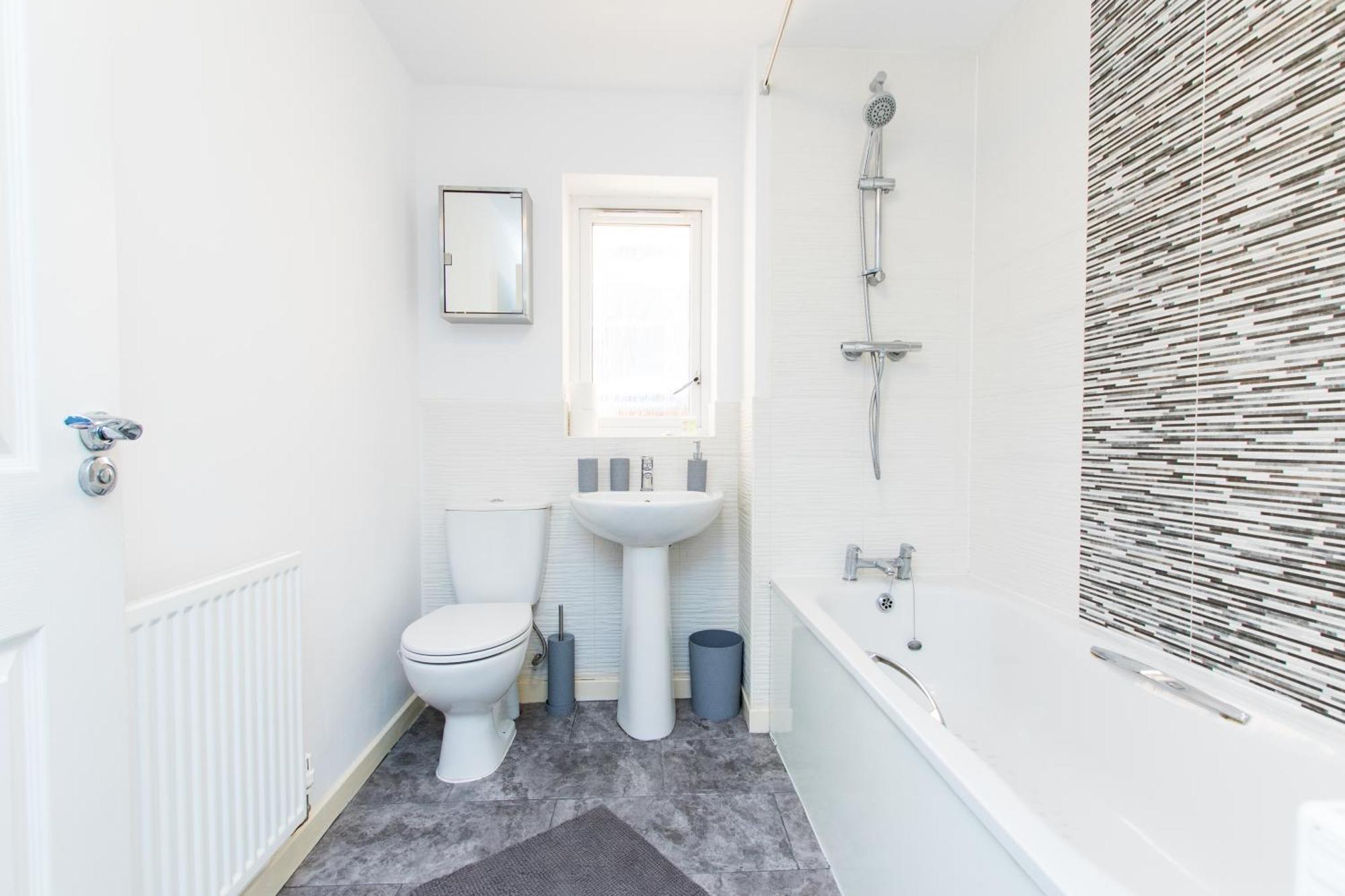 Free Parking 3 Bedroom House In Nottingham Exterior photo
