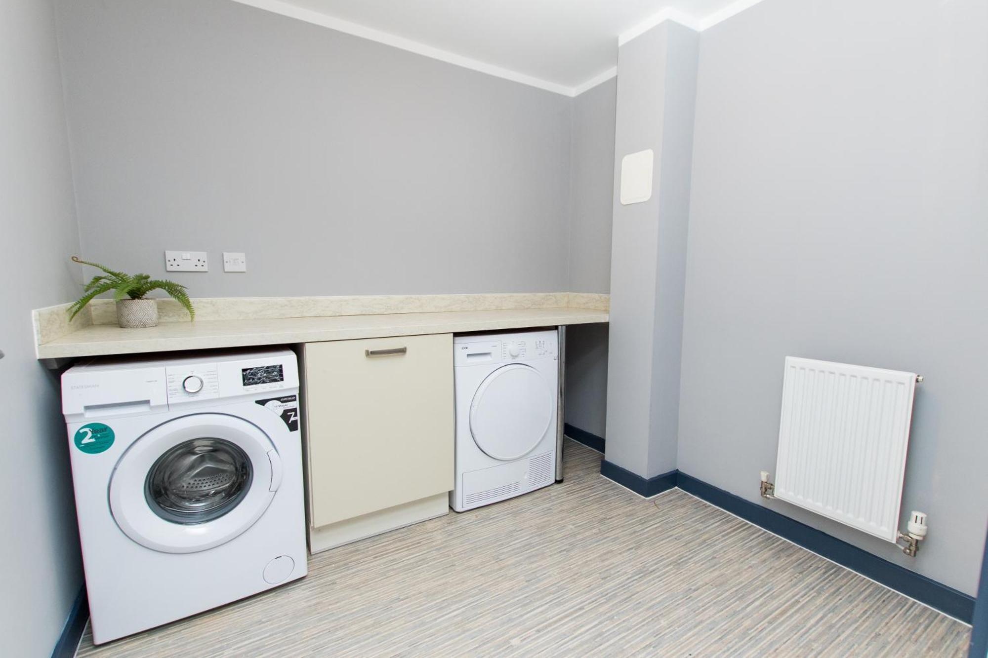 Free Parking 3 Bedroom House In Nottingham Exterior photo